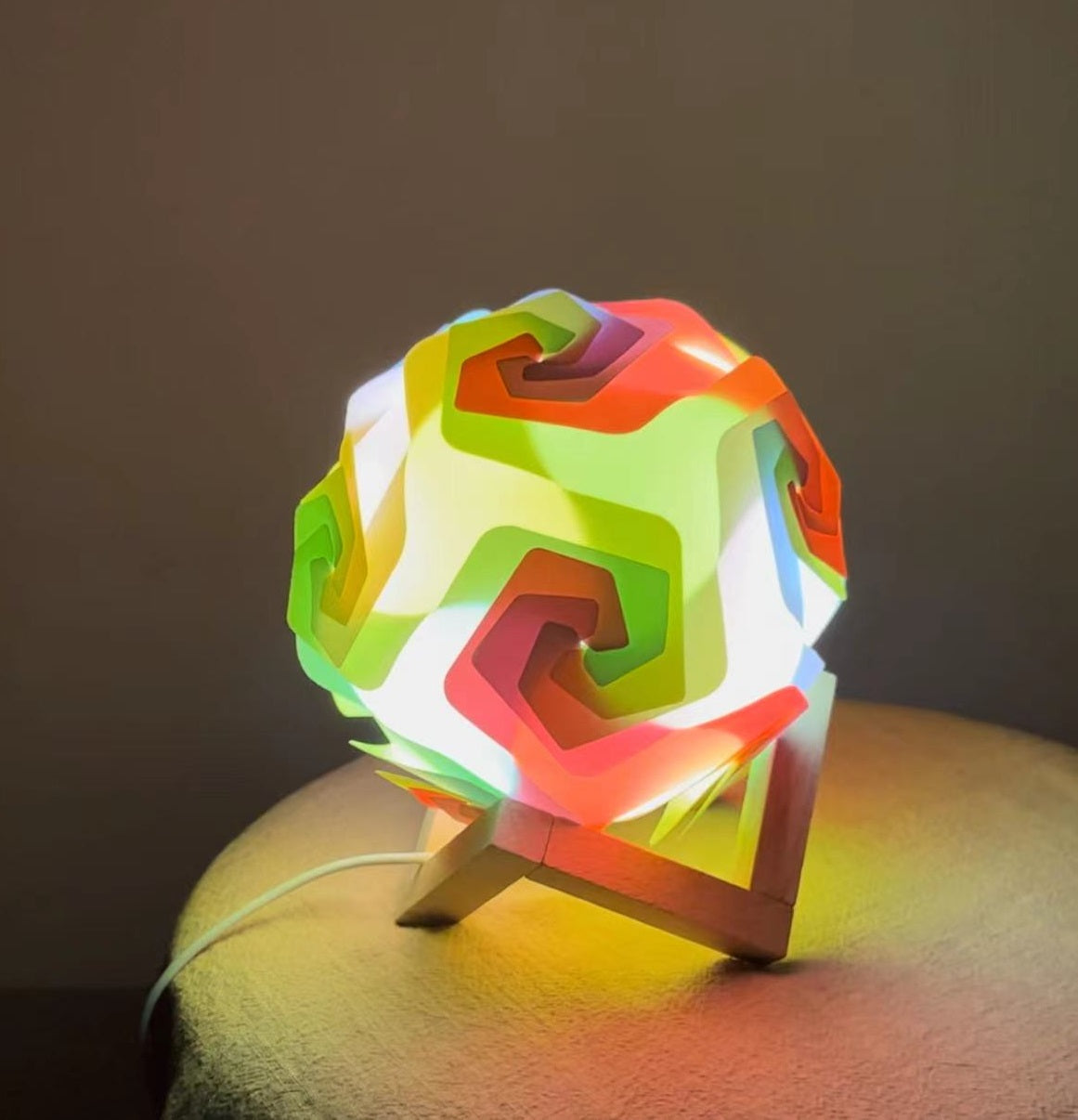 Windmill-Shaped Modern IQ Jigsaw Light